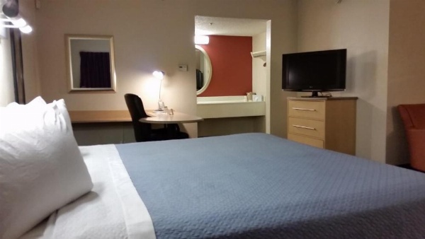 Days Inn by Wyndham Buena Park image 28