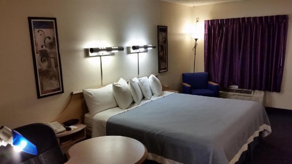 Days Inn by Wyndham Buena Park image 7
